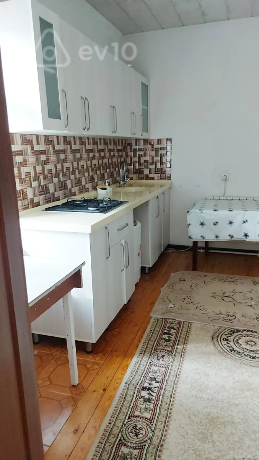 Kirayə verilir 2 otaqlı həyət evi 50 m²
