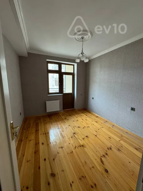 Satılır 4 otaqlı yeni tikili 110 m²