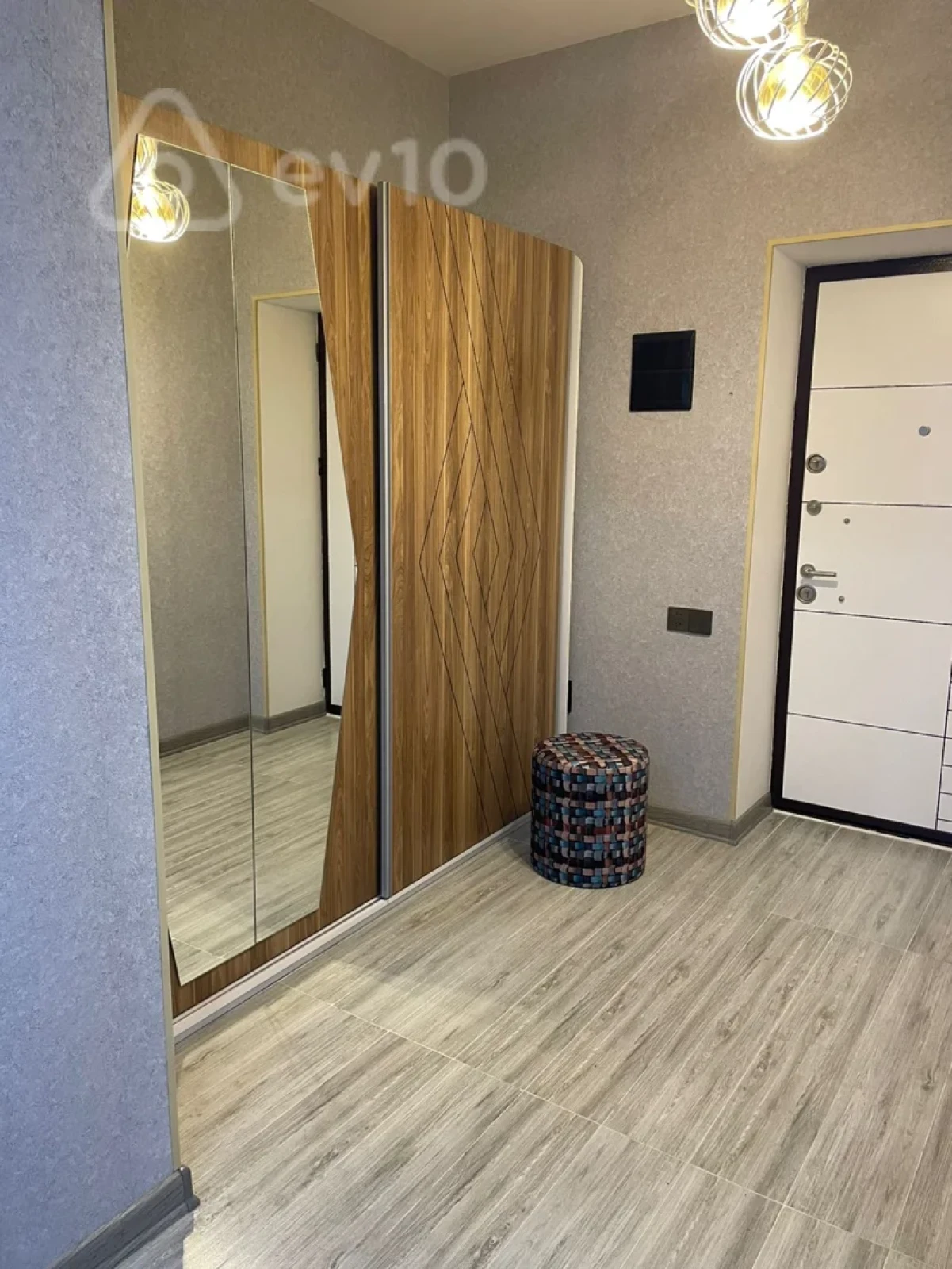 Kirayə verilir 3 otaqlı yeni tikili 107 m²