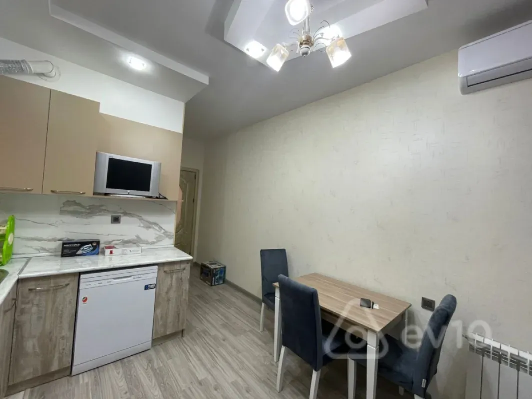 Kirayə verilir 3 otaqlı yeni tikili 107 m²