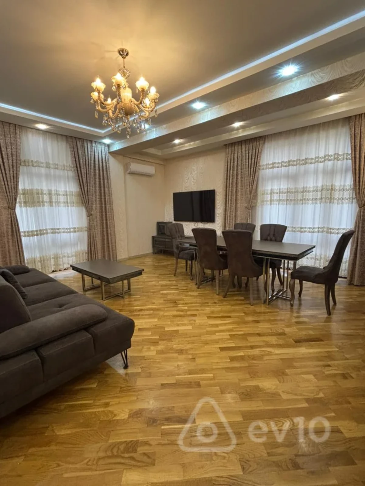 Kirayə verilir 3 otaqlı yeni tikili 135 m²