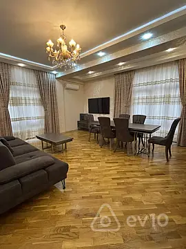 Kirayə verilir 3 otaqlı yeni tikili 135 m²