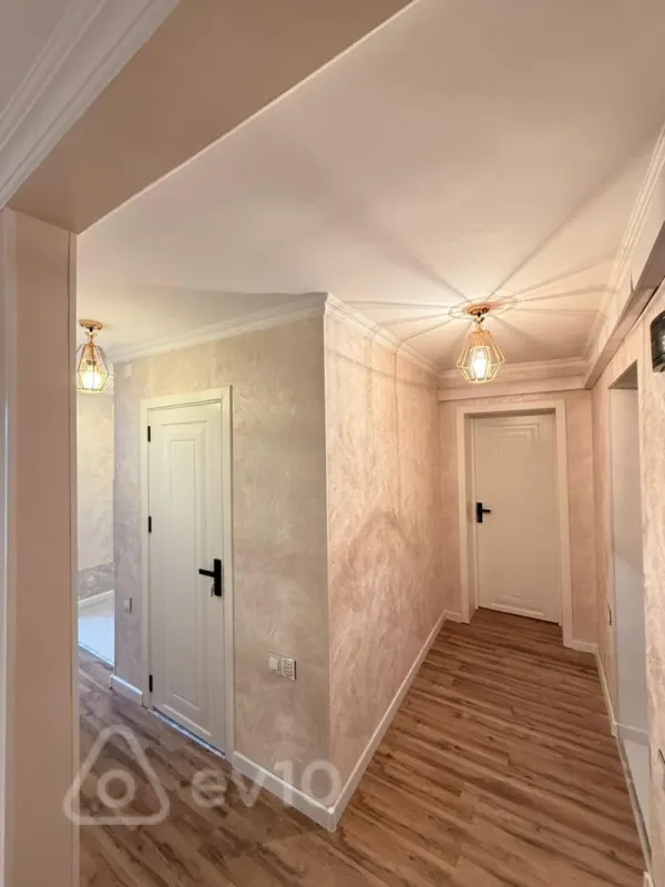 Satılır 2 otaqlı köhnə tikili 46 m²