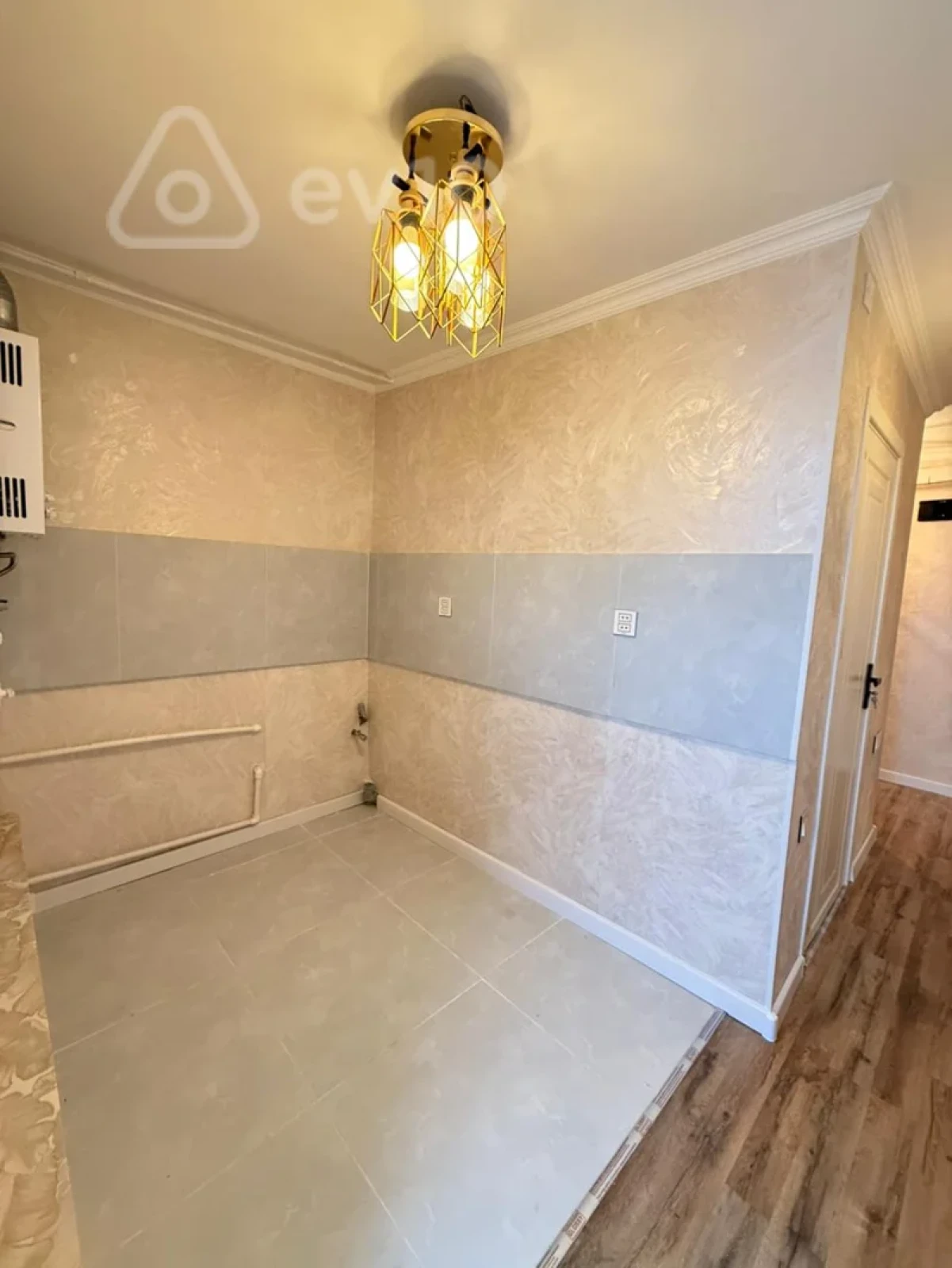 Satılır 2 otaqlı köhnə tikili 46 m²