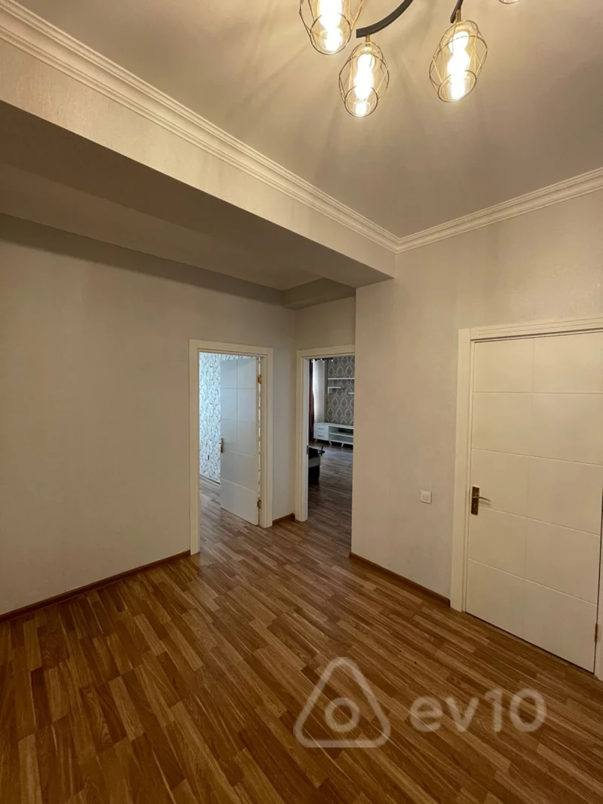 Kirayə verilir 3 otaqlı yeni tikili 120 m²