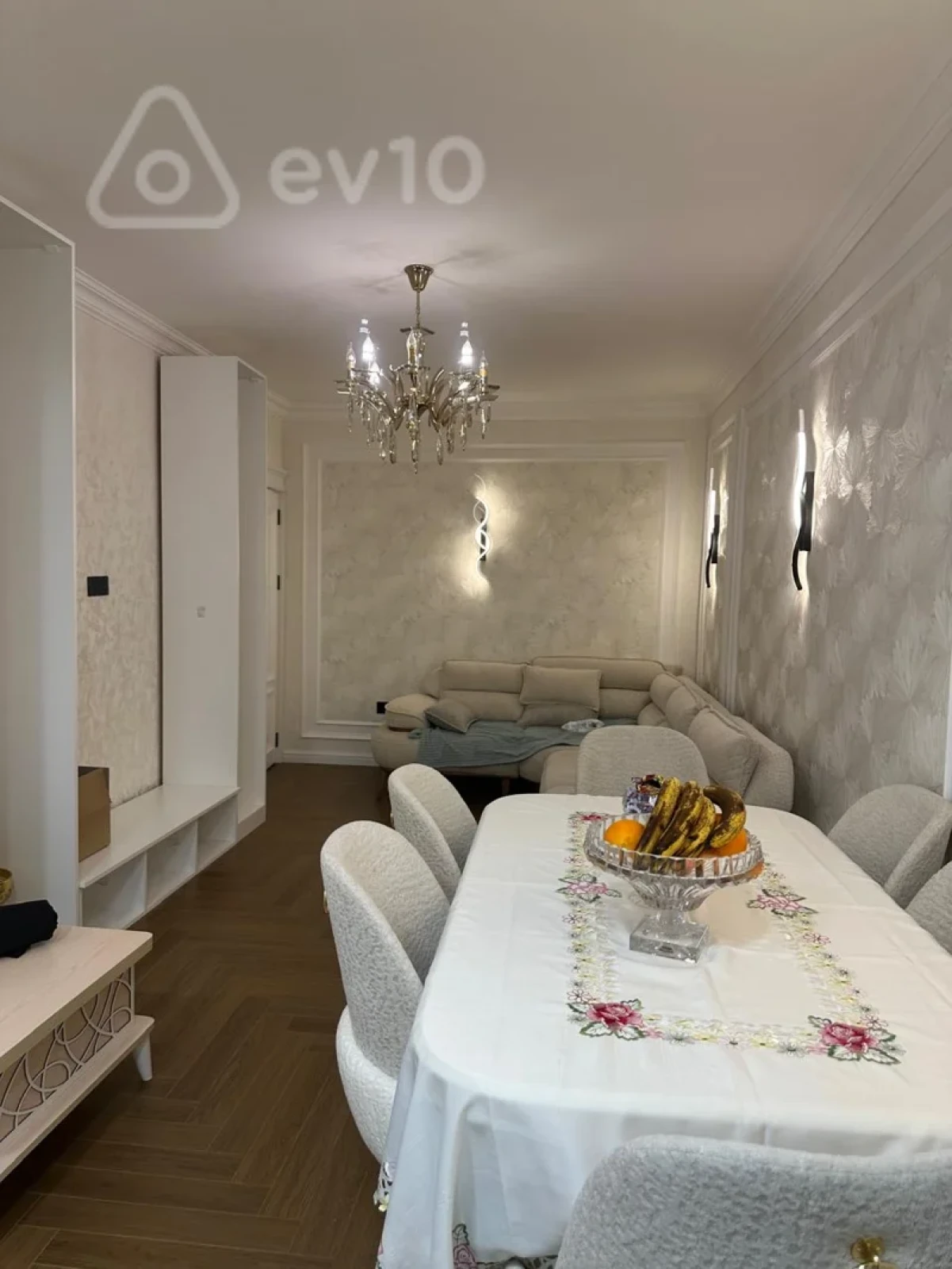 Satılır 4 otaqlı köhnə tikili 100 m²