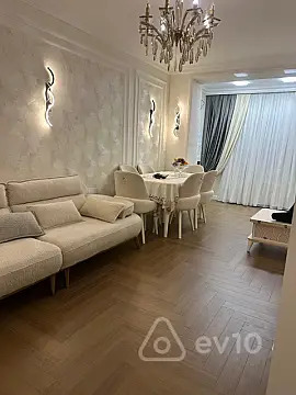 Satılır 4 otaqlı köhnə tikili 100 m²