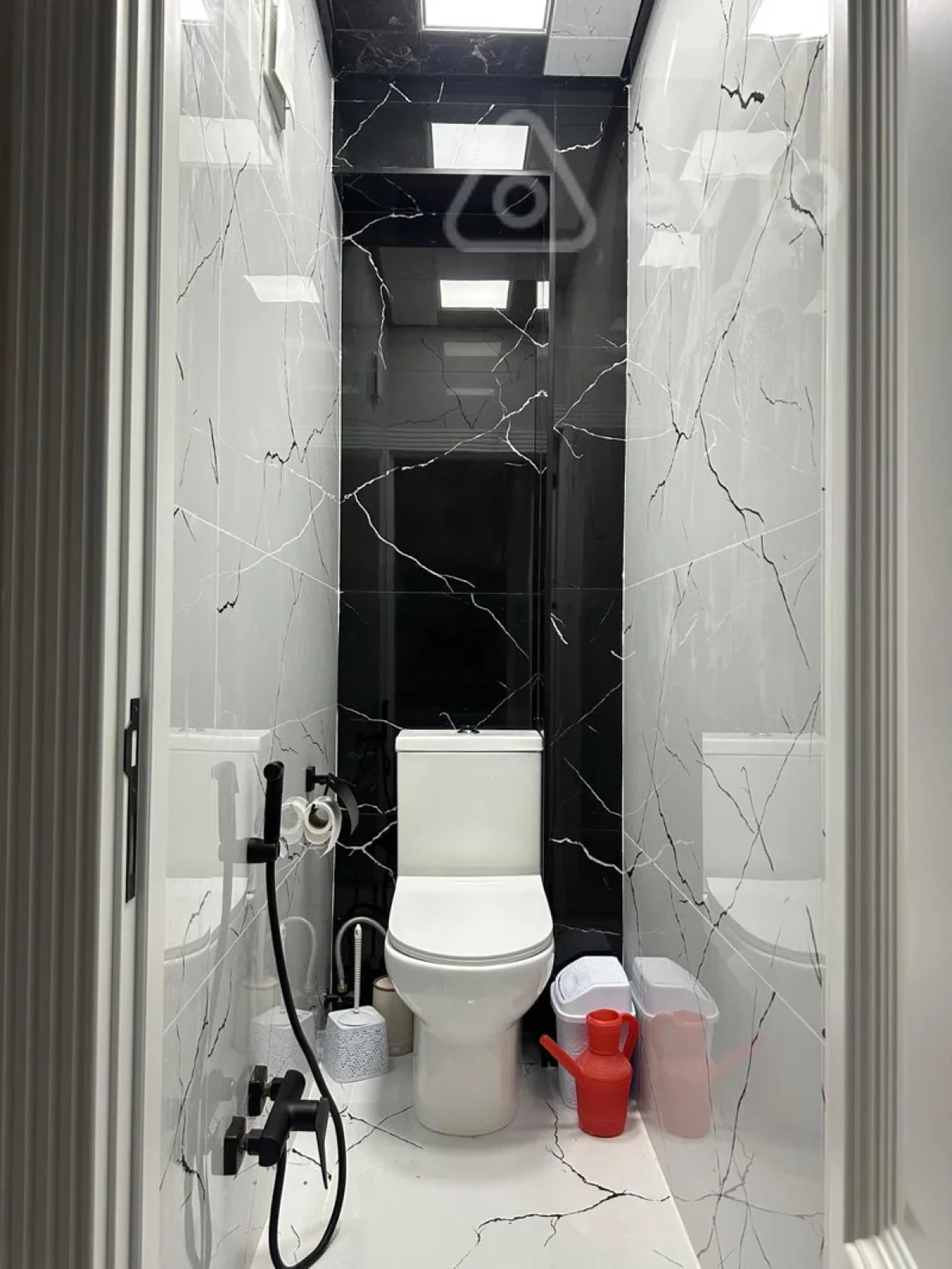 Satılır 4 otaqlı köhnə tikili 100 m²