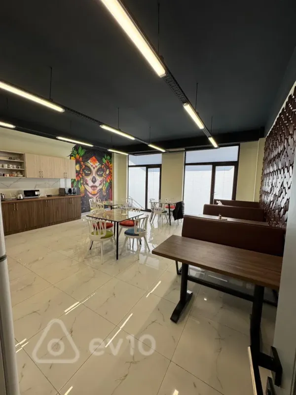 Kirayə verilir 16 otaqlı ofis 530 m²