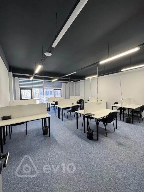 Kirayə verilir 16 otaqlı ofis 530 m²