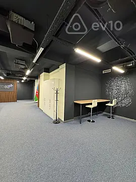 Kirayə verilir 16 otaqlı ofis 530 m²