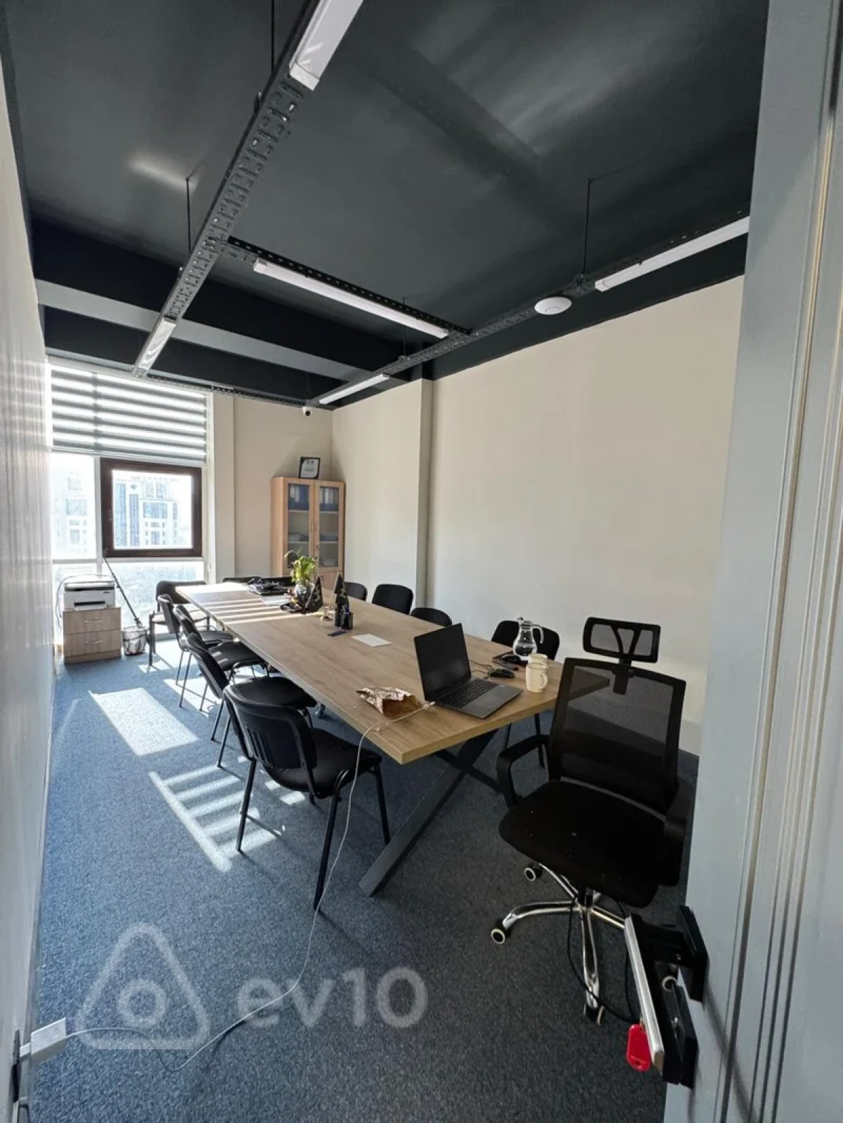 Kirayə verilir 16 otaqlı ofis 530 m²