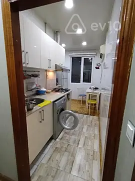 Kirayə verilir 3 otaqlı köhnə tikili 70 m² — Bakı, Nəsimi 3 otaq 70.00 m²