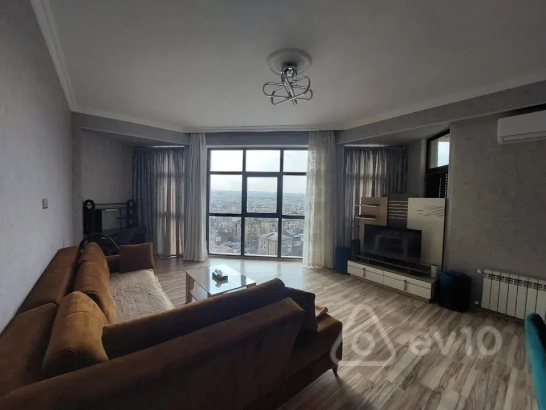 Kirayə verilir 2 otaqlı yeni tikili 90 m²