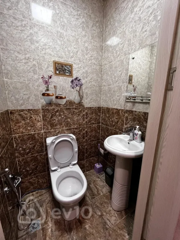 Kirayə verilir 2 otaqlı yeni tikili 90 m²