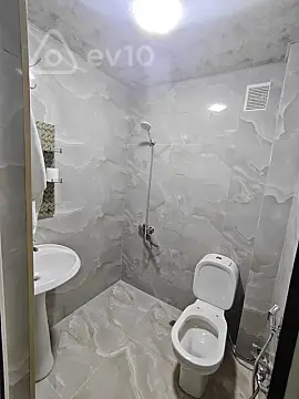 Kirayə verilir 3 otaqlı köhnə tikili 80 m²