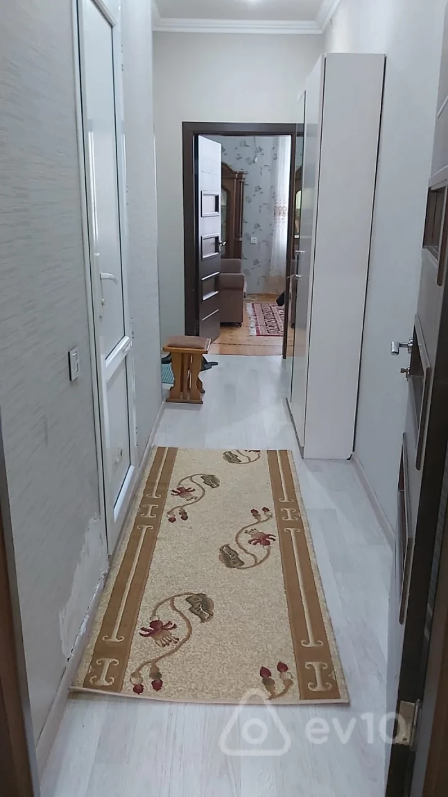 Kirayə verilir 3 otaqlı köhnə tikili 60 m²