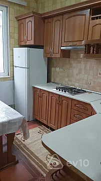 Kirayə verilir 3 otaqlı köhnə tikili 60 m²