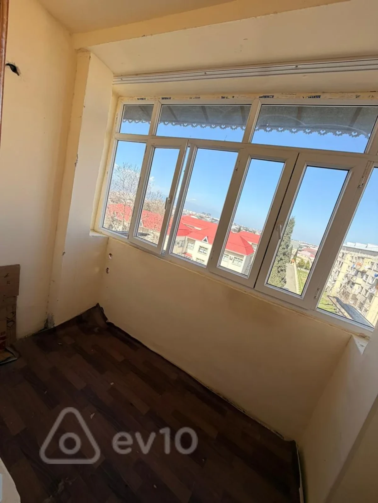 Kirayə verilir 4 otaqlı yeni tikili 100 m²