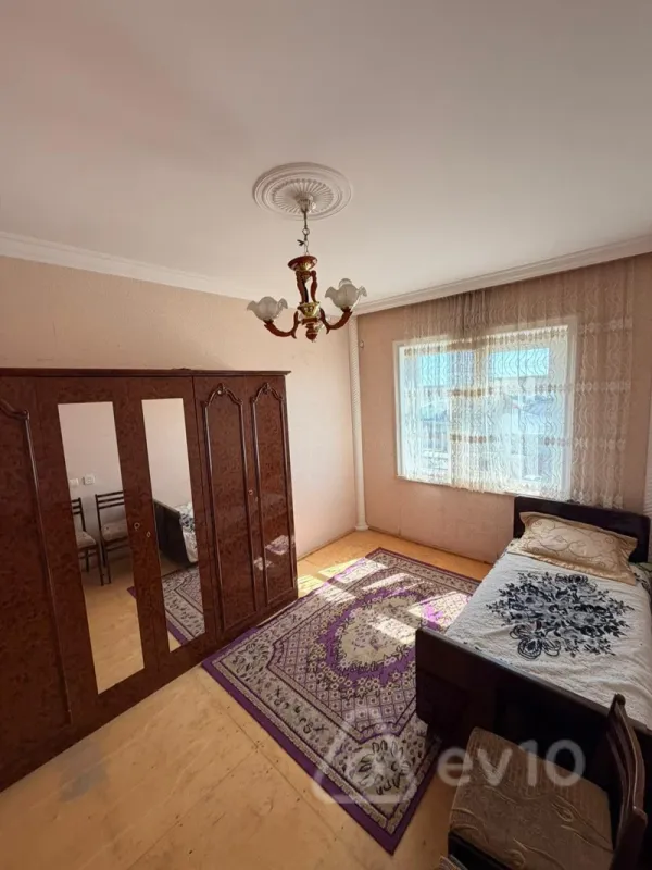 Kirayə verilir 4 otaqlı yeni tikili 100 m²