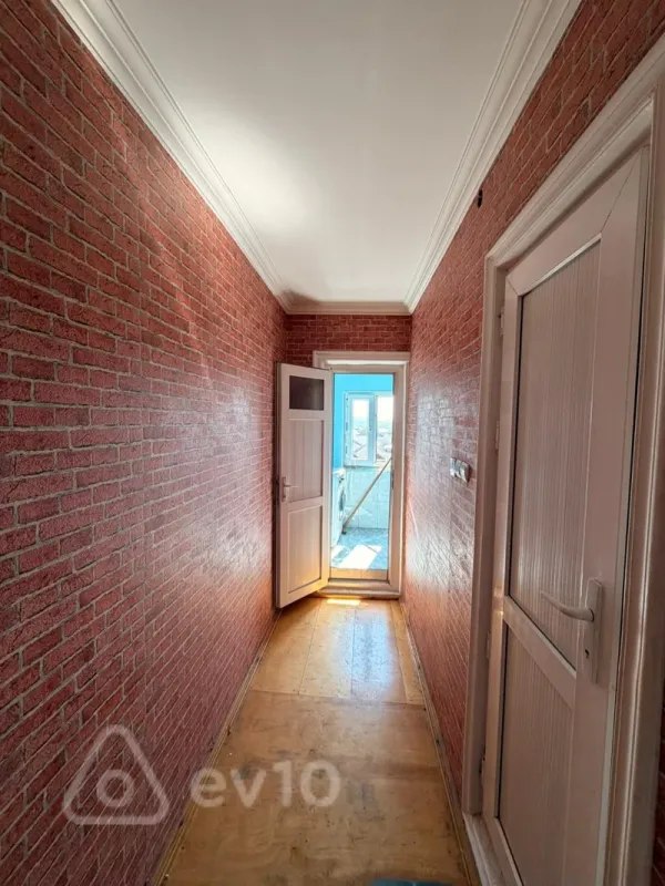 Kirayə verilir 4 otaqlı yeni tikili 100 m²