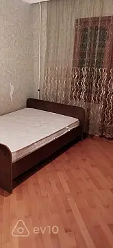 Satılır 3 otaqlı köhnə tikili 90 m²