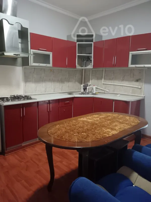 Kirayə verilir 2 otaqlı həyət evi 52 m²