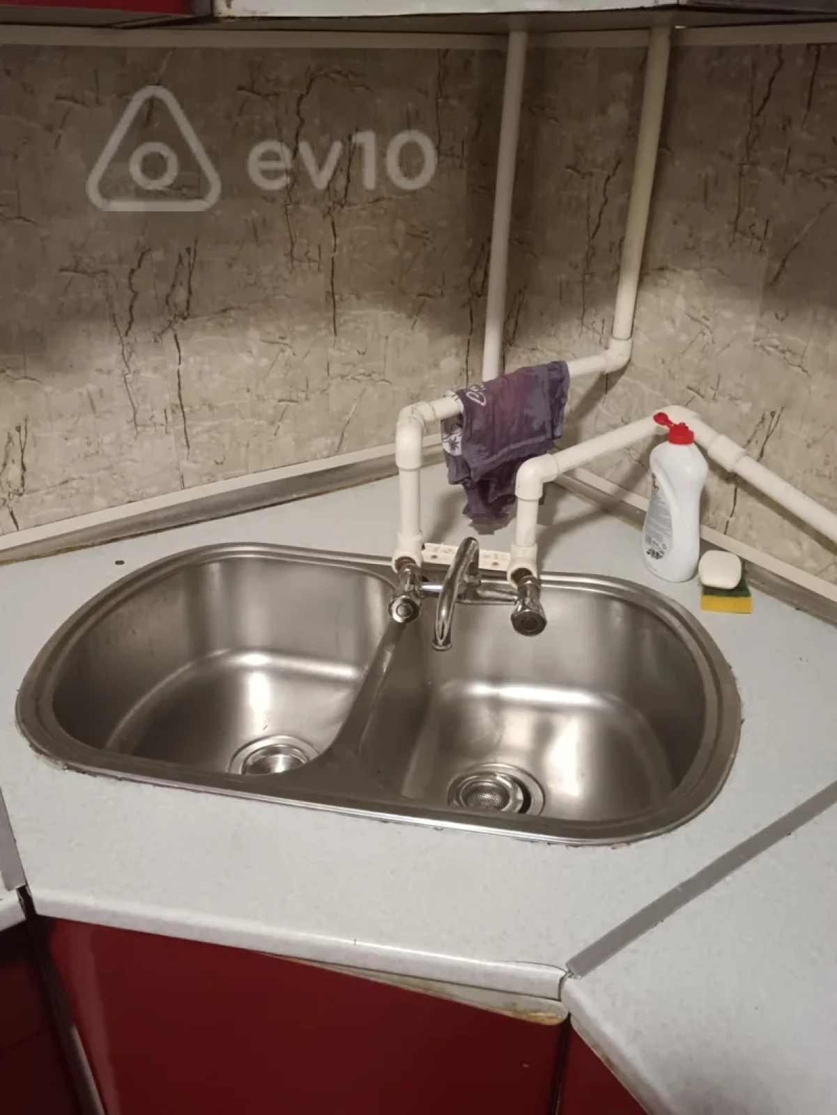 Kirayə verilir 2 otaqlı həyət evi 52 m²