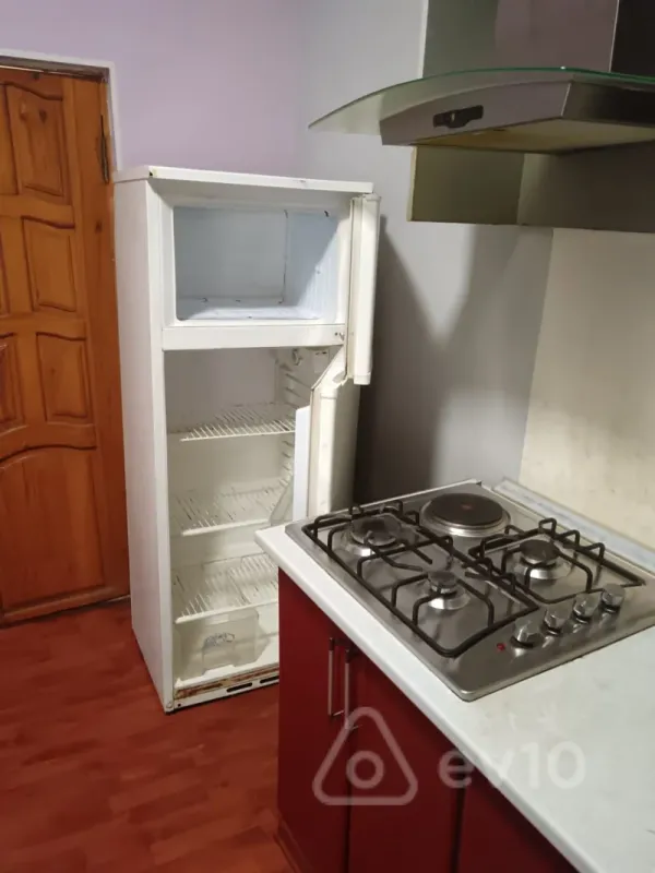 Kirayə verilir 2 otaqlı həyət evi 52 m²