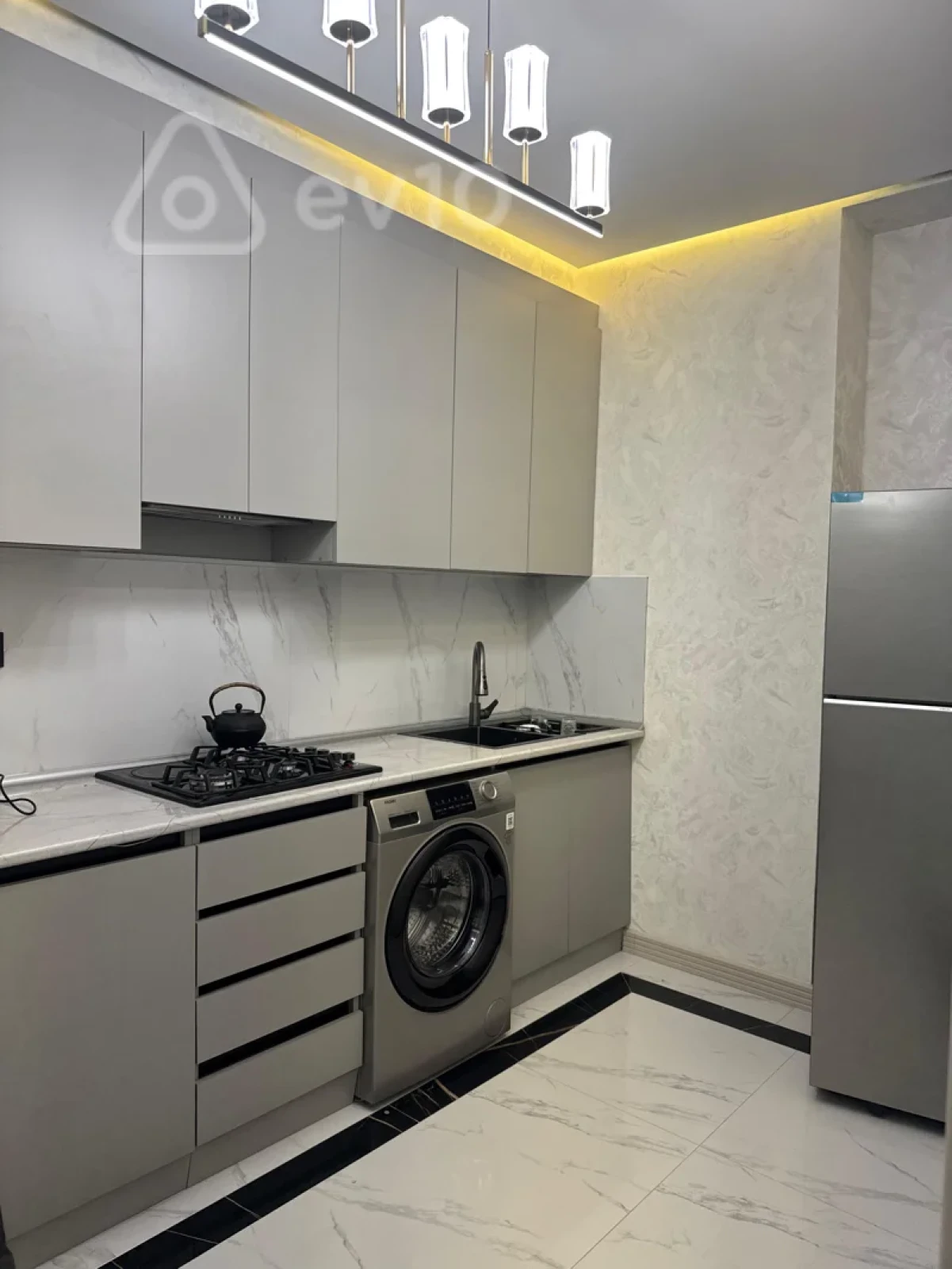 Kirayə verilir 2 otaqlı yeni tikili 85 m²