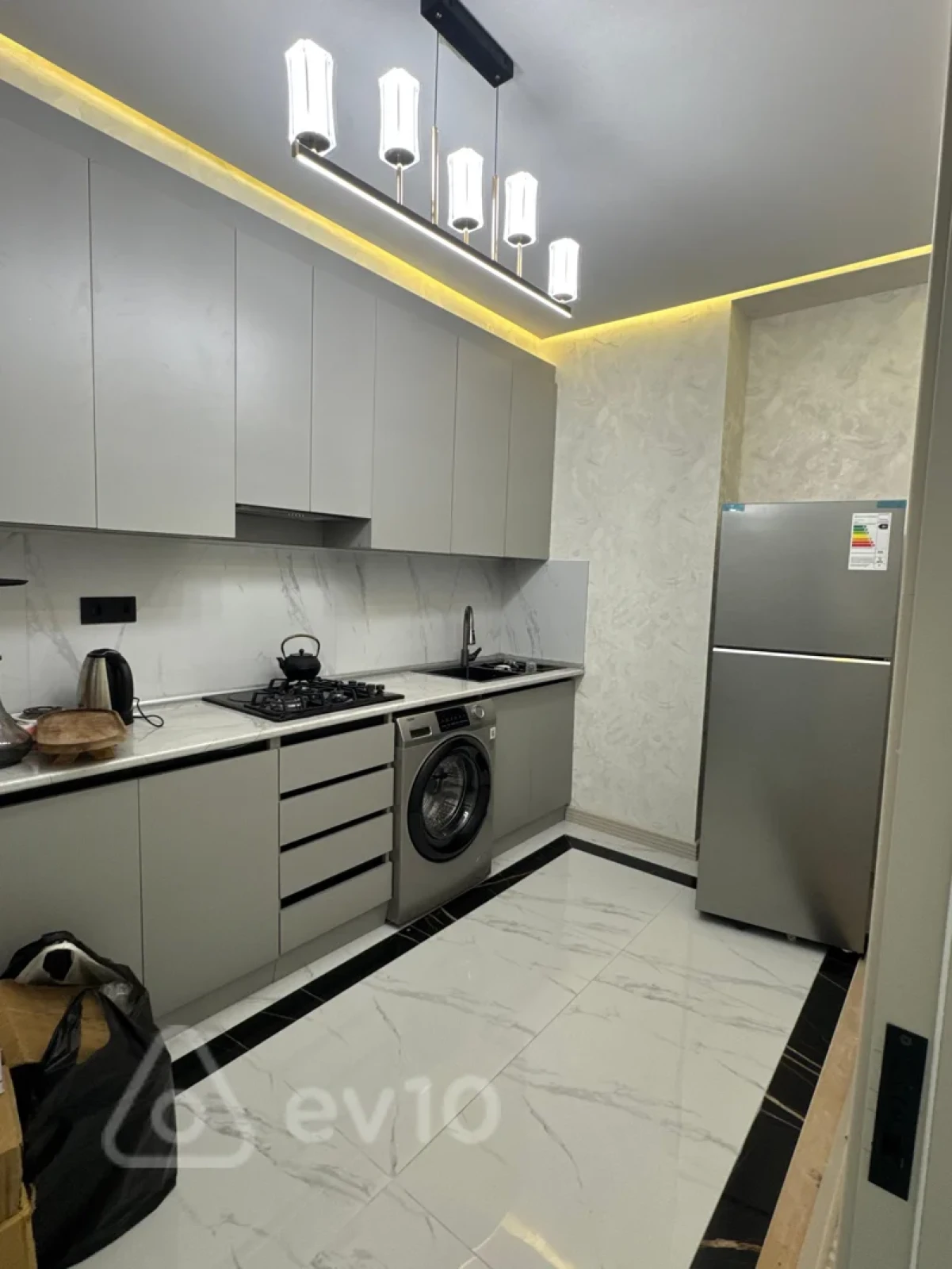 Kirayə verilir 2 otaqlı yeni tikili 85 m²