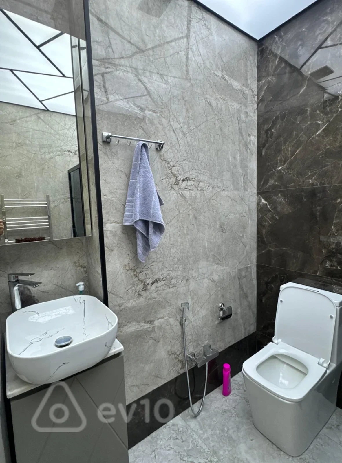 Kirayə verilir 2 otaqlı yeni tikili 85 m²