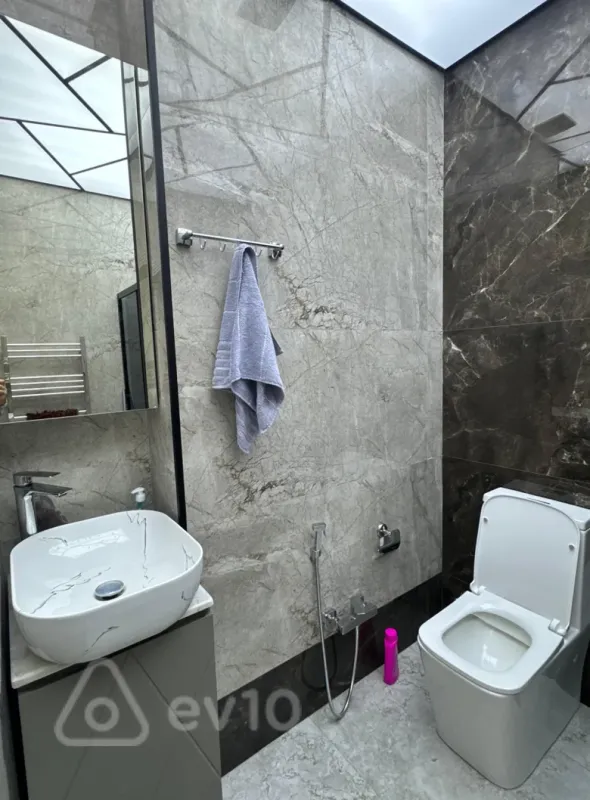 Kirayə verilir 2 otaqlı yeni tikili 85 m²