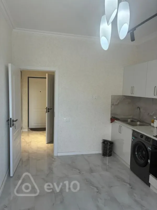 Kirayə verilir 2 otaqlı yeni tikili 70 m²