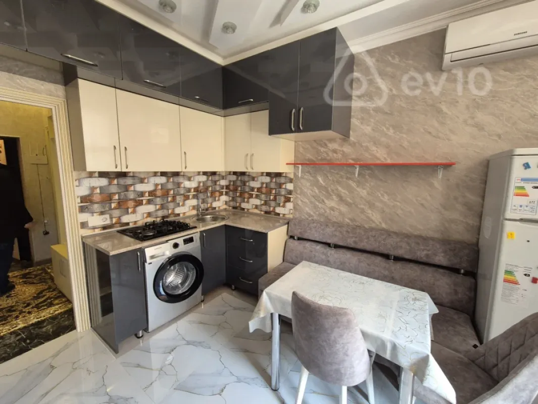 Kirayə verilir 2 otaqlı yeni tikili 45 m²