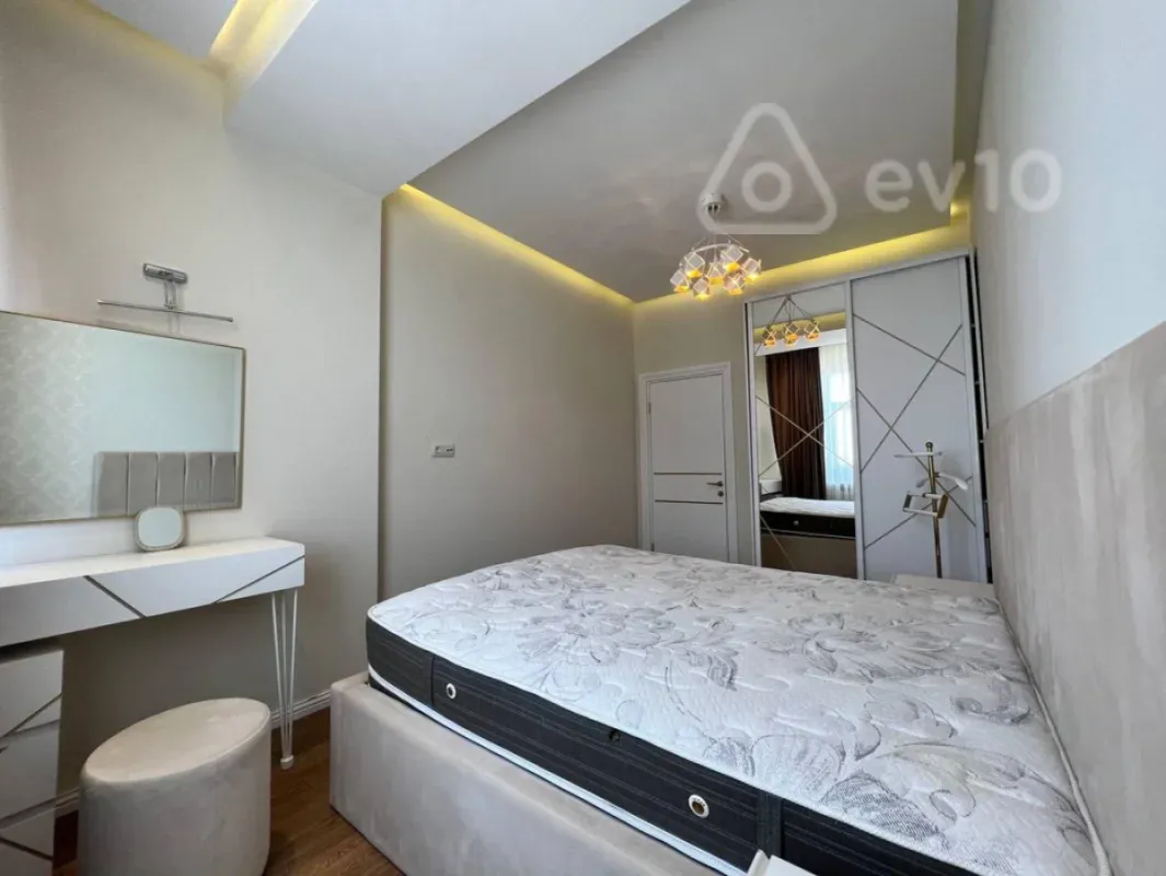 Kirayə verilir 2 otaqlı yeni tikili 80 m²