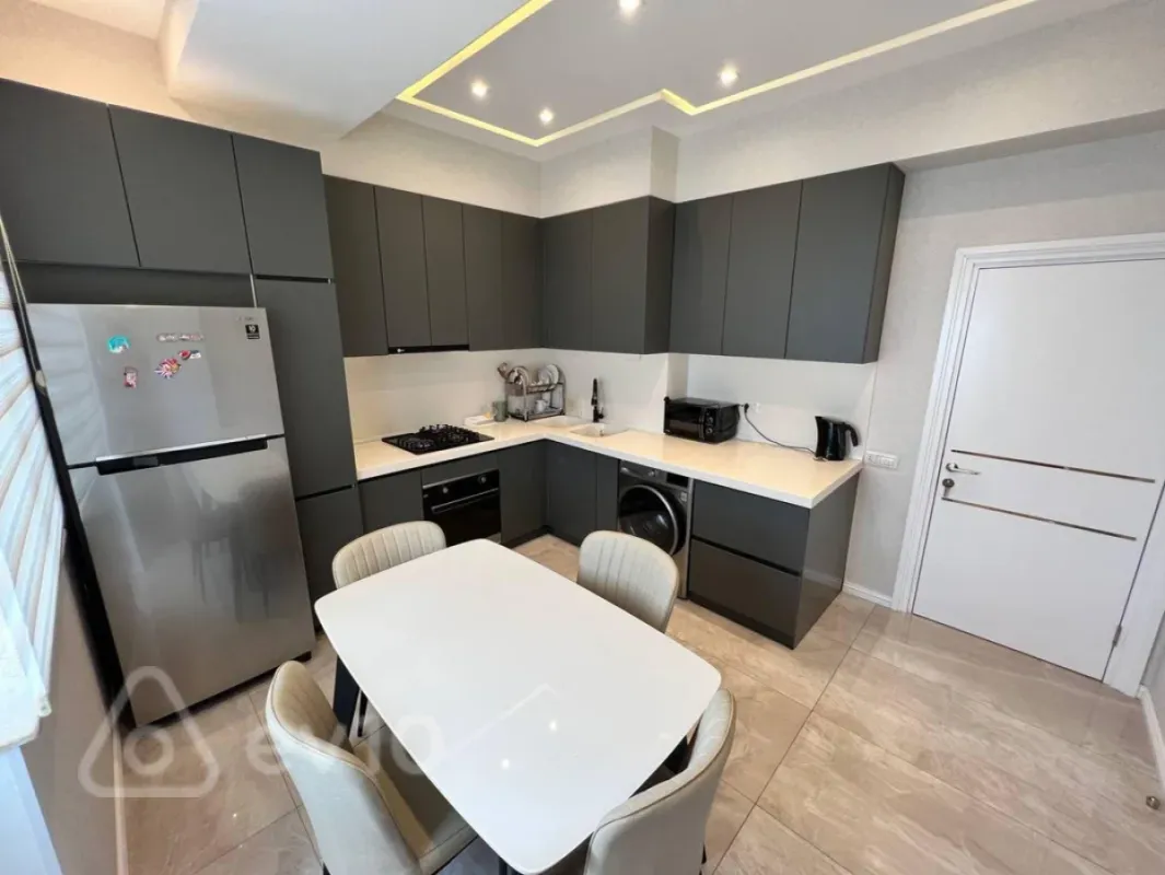 Kirayə verilir 2 otaqlı yeni tikili 80 m²