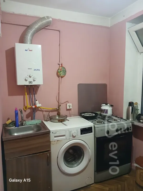 Kirayə verilir 2 otaqlı köhnə tikili 65 m²