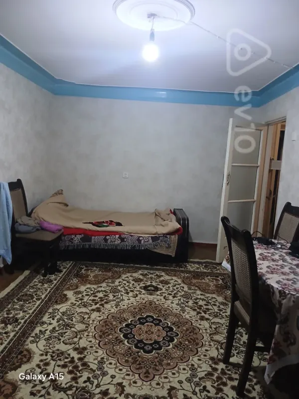 Kirayə verilir 2 otaqlı köhnə tikili 65 m²