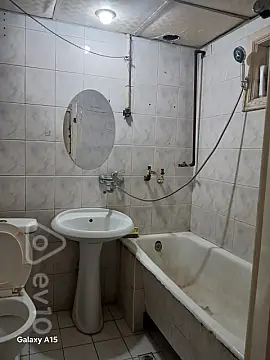 Kirayə verilir 2 otaqlı köhnə tikili 65 m²