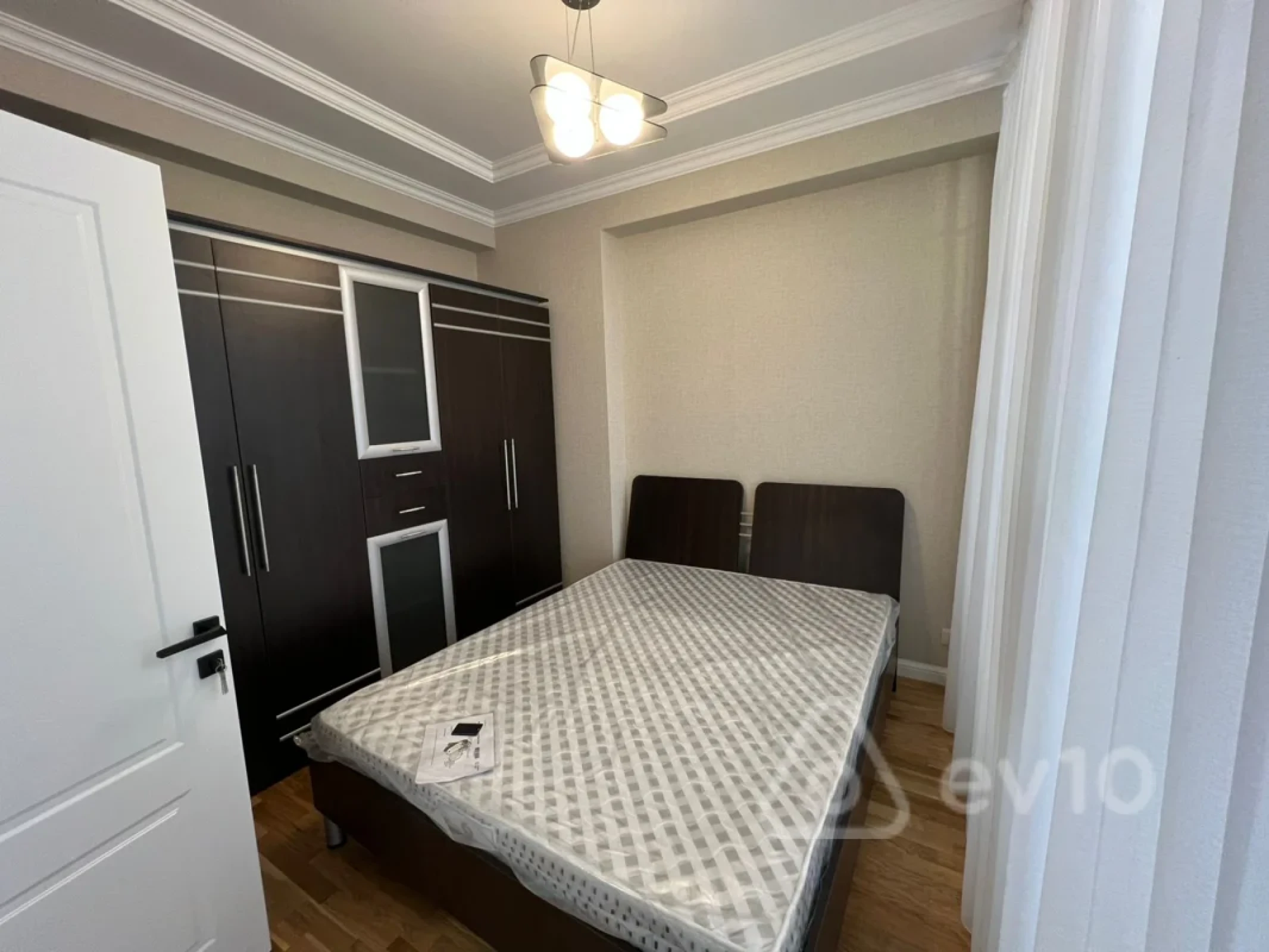 Kirayə verilir 2 otaqlı yeni tikili 75 m²