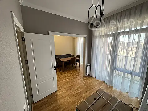 Kirayə verilir 2 otaqlı yeni tikili 75 m²