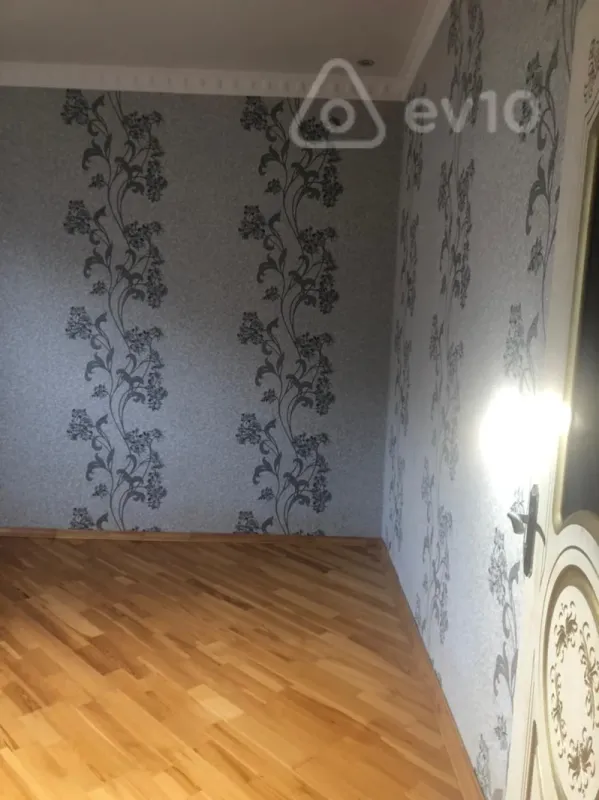 Satılır 5 otaqlı həyət evi 172 m²