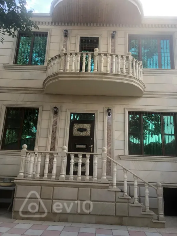 Satılır 5 otaqlı həyət evi 172 m²