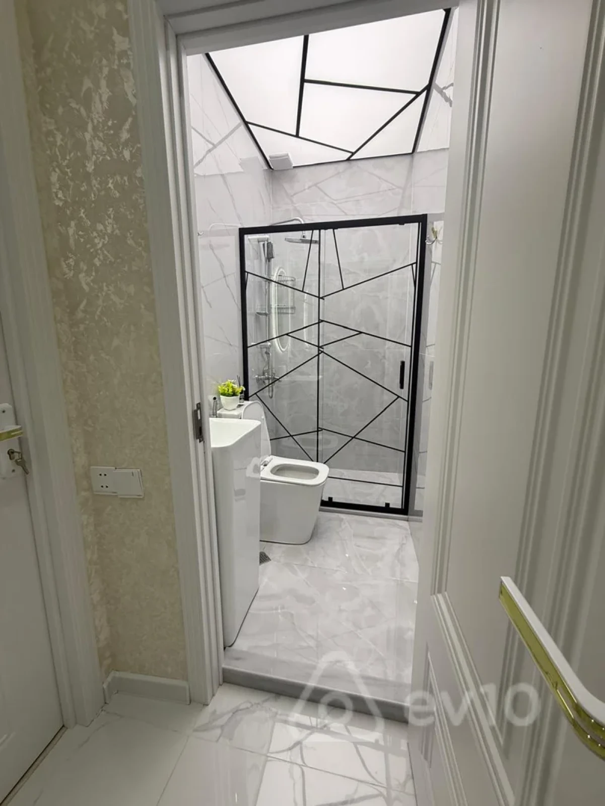 Satılır 2 otaqlı yeni tikili 50 m²