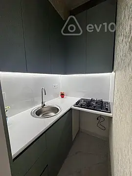 Satılır 2 otaqlı yeni tikili 50 m²