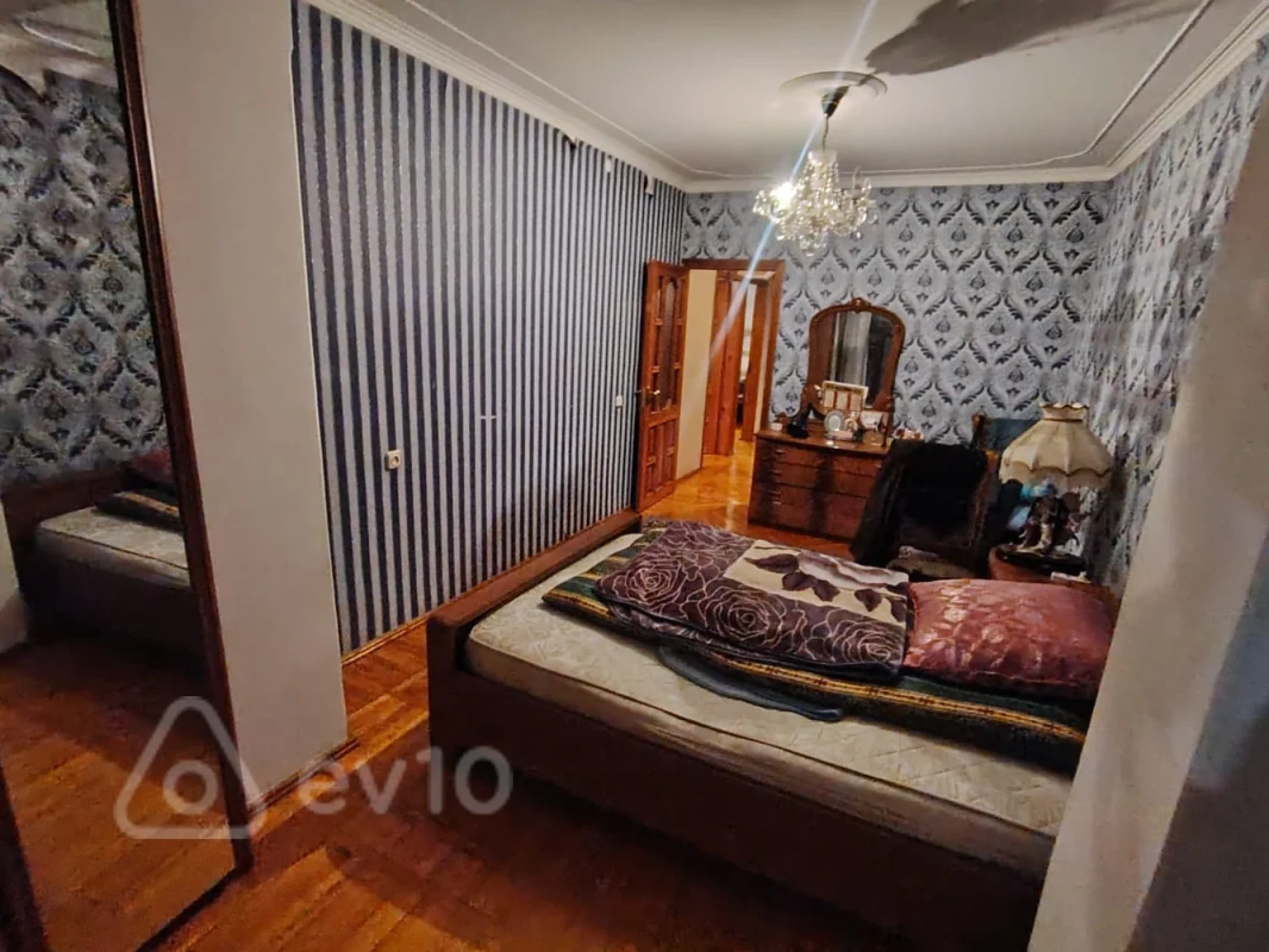 Satılır 4 otaqlı köhnə tikili 110 m²