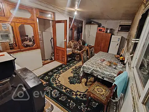 Satılır 4 otaqlı köhnə tikili 110 m²