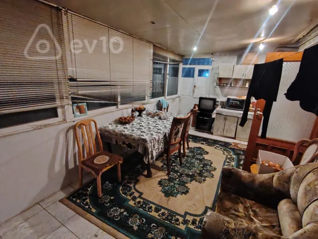 Satılır 4 otaqlı köhnə tikili 110 m²