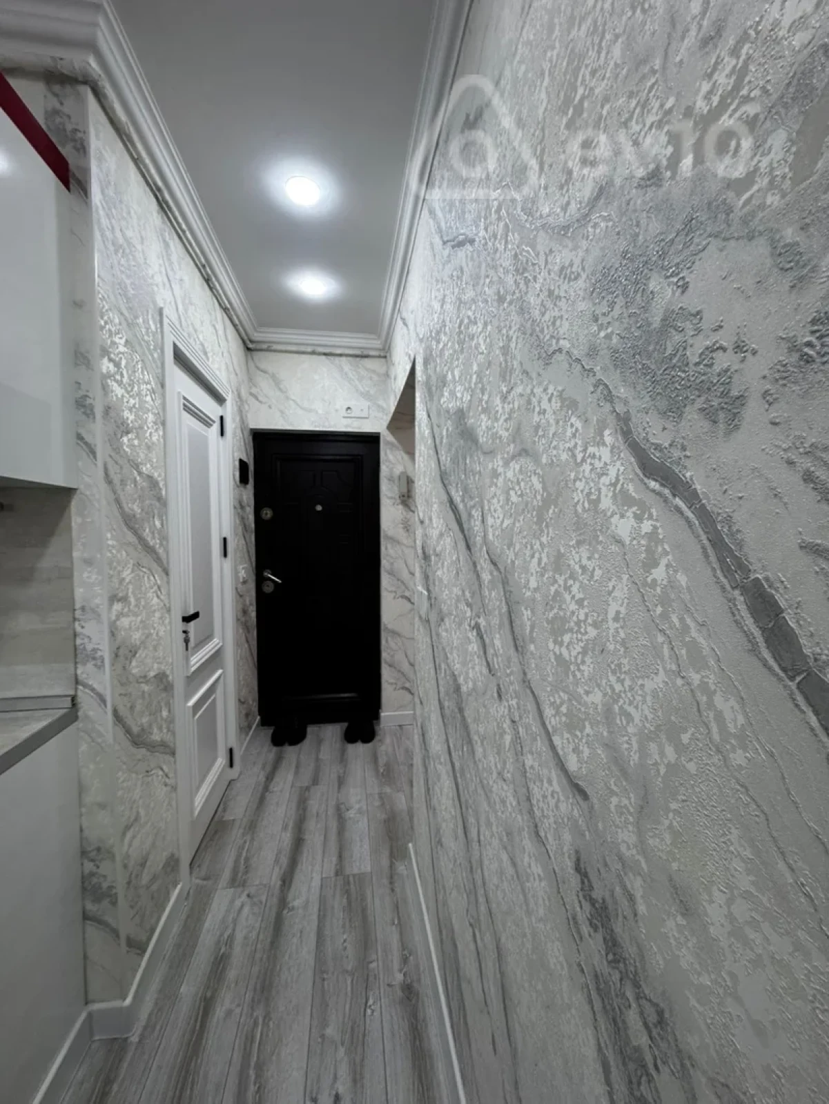 Satılır 2 otaqlı köhnə tikili 65 m²